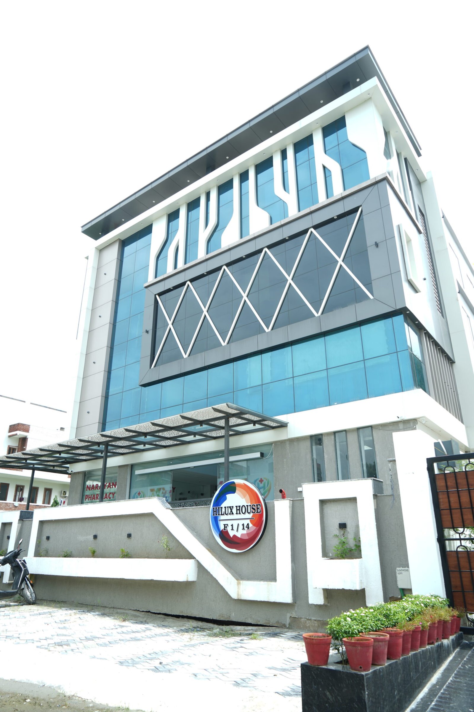 Hilux Hospital building
